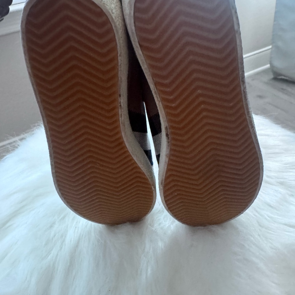 Burberry Brown Sneakers with Plaid Pattern - Picture 6 of 8